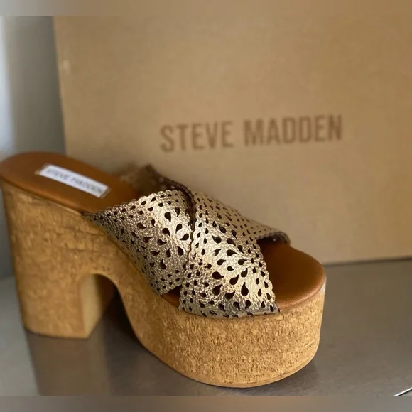 Steve Madden Women's Metallic Gold Platform Mules - Picture 4 of 9